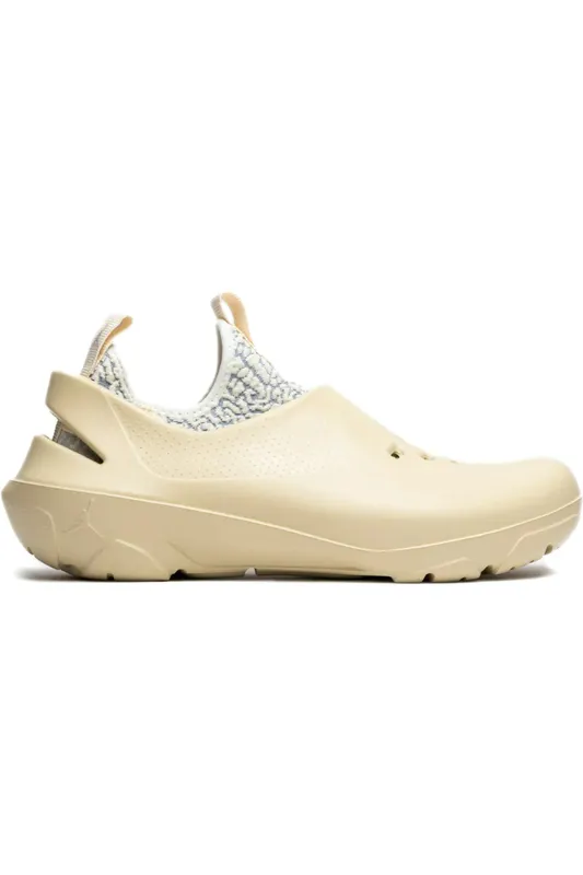 Jordan System.23 Team Gold (DN4890-700)