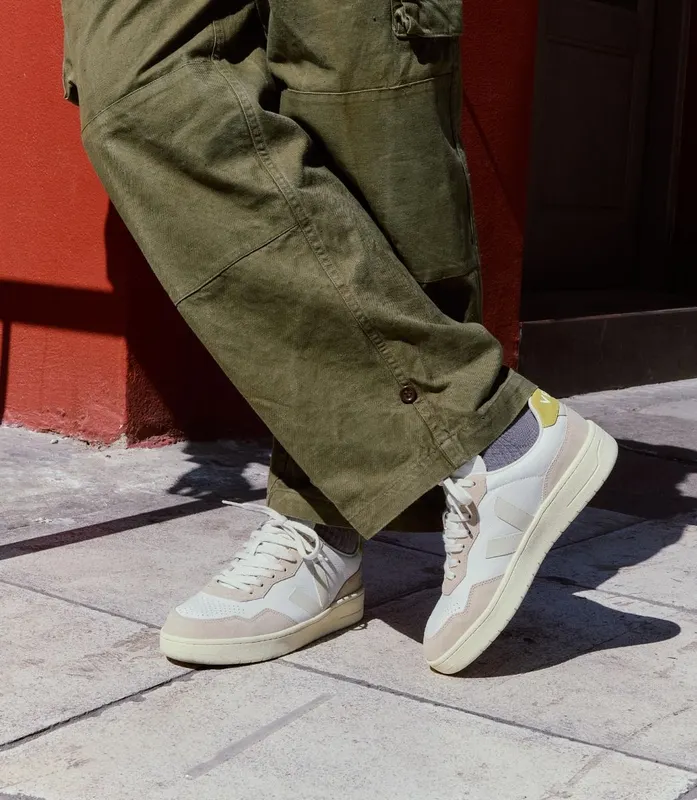 Veja V-90 LEATHER WHITE PIERRE LIQUOR (VD2003704A)