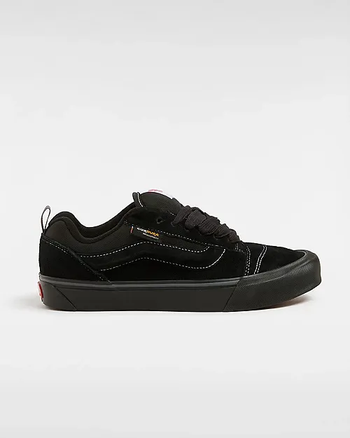 VANS Knu Skool Zwart (VN000CRPBMA)
