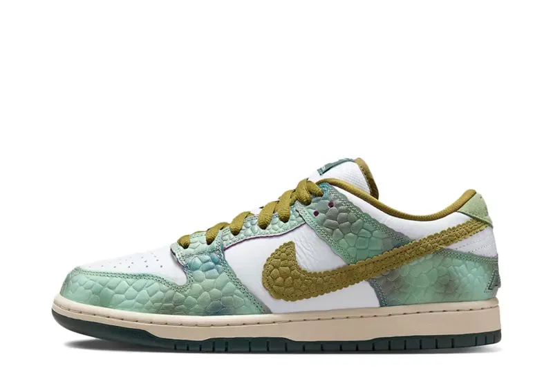 Nike SB x Alexis Sablone Dunk Low Chameleon (HJ3386-300)