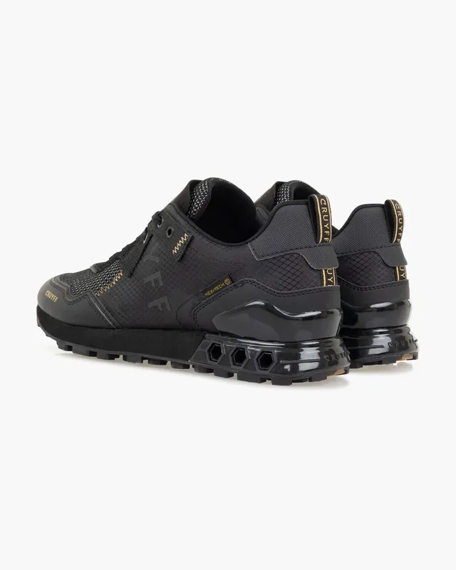 Cruyff Superbia Hex – Tech Black/Gold (CC244231-960)