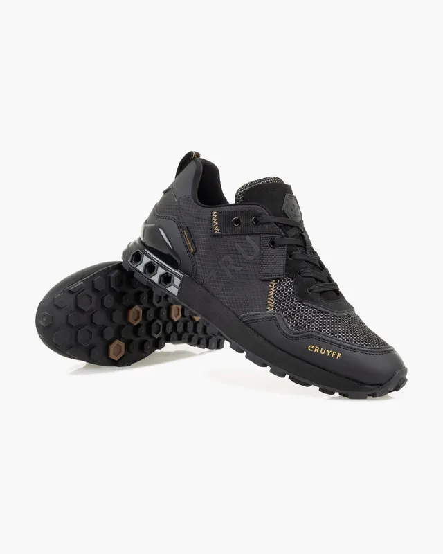 Cruyff Superbia Hex – Tech Black/Gold (CC244231-960)