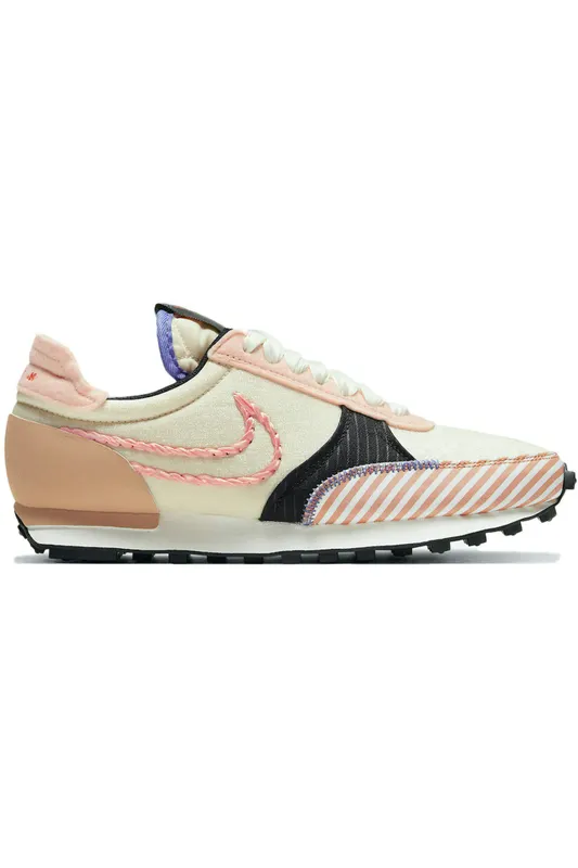 Nike Daybreak Type Crimson Tint (Women’s) (DD8506-881)