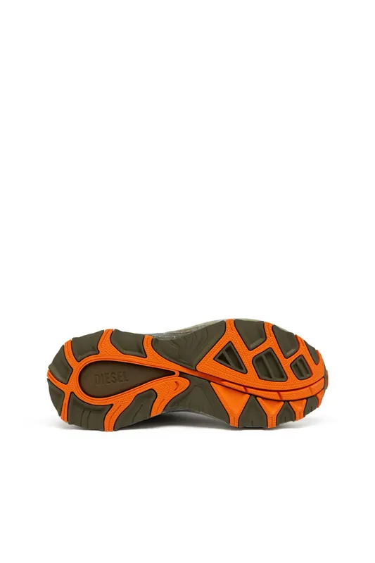 Diesel D-cage Runner (Y03444P8140HA664 https://nl.diesel.com/en/sneakers/d-cage-runner-multicolor/Y03444P8140HA664.htm)