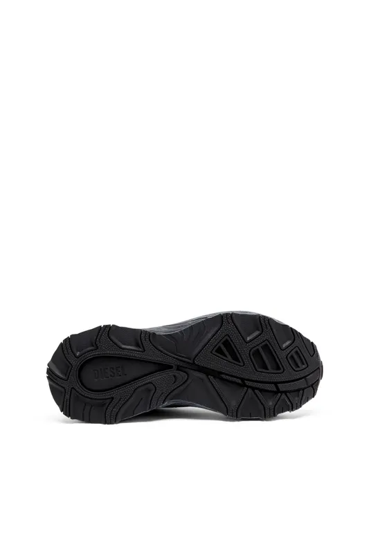 Diesel D-cage Runner (Y03444P8140T8013 https://nl.diesel.com/en/sneakers/d-cage-runner-black/Y03444P8140T8013.htm)