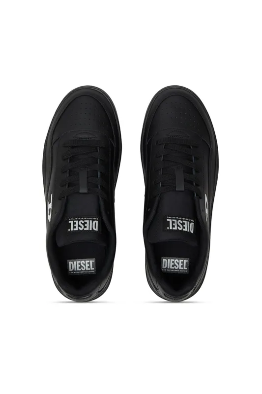Diesel S-tracker-d Low (Y03608P5576T8013 https://nl.diesel.com/en/sneakers/s-tracker-d-low-black/Y03608P5576T8013.htm)