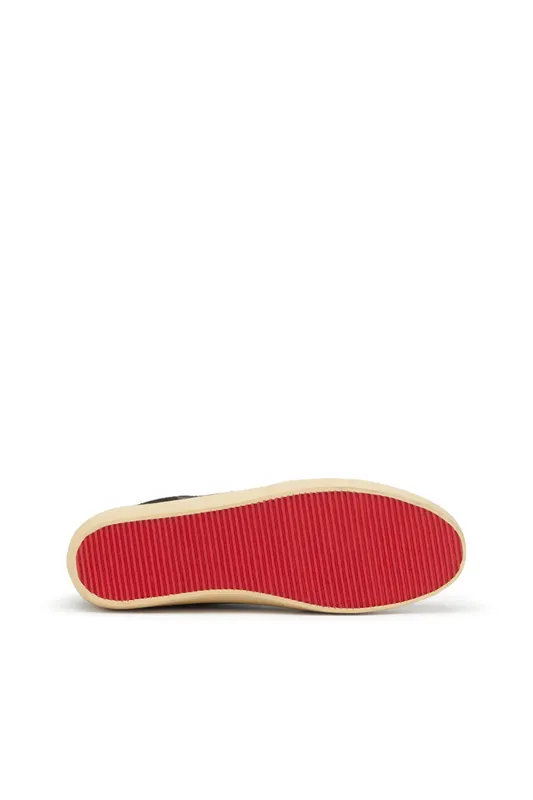 Diesel S-leroji Low (Y03336P6891T8013 https://nl.diesel.com/en/sneakers/s-leroji-low-black/Y03336P6891T8013.htm)