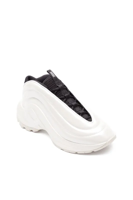 Diesel S-d-runner X (Y03440P6690H1527 https://nl.diesel.com/en/sneakers/s-d-runner-x-multicolor/Y03440P6690H1527.htm)