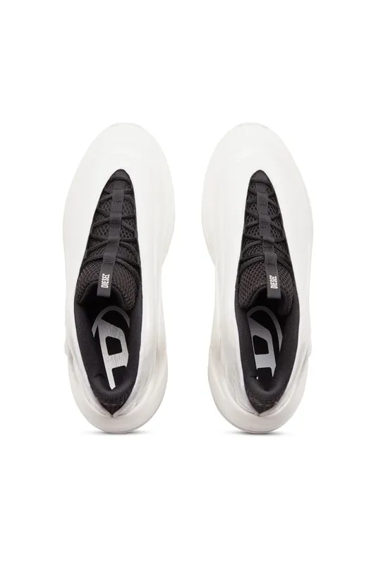 Diesel S-d-runner X (Y03440P6690H1527 https://nl.diesel.com/en/sneakers/s-d-runner-x-multicolor/Y03440P6690H1527.htm)