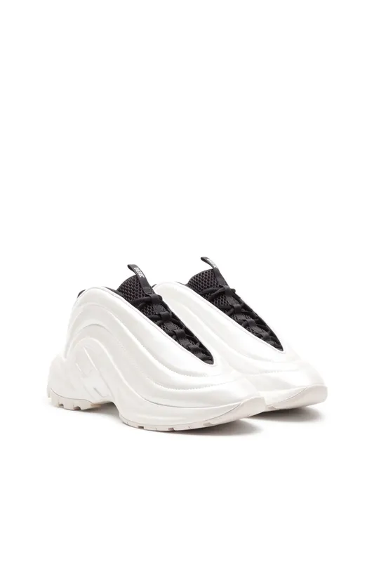 Diesel S-d-runner X (Y03440P6690H1527 https://nl.diesel.com/en/sneakers/s-d-runner-x-multicolor/Y03440P6690H1527.htm)
