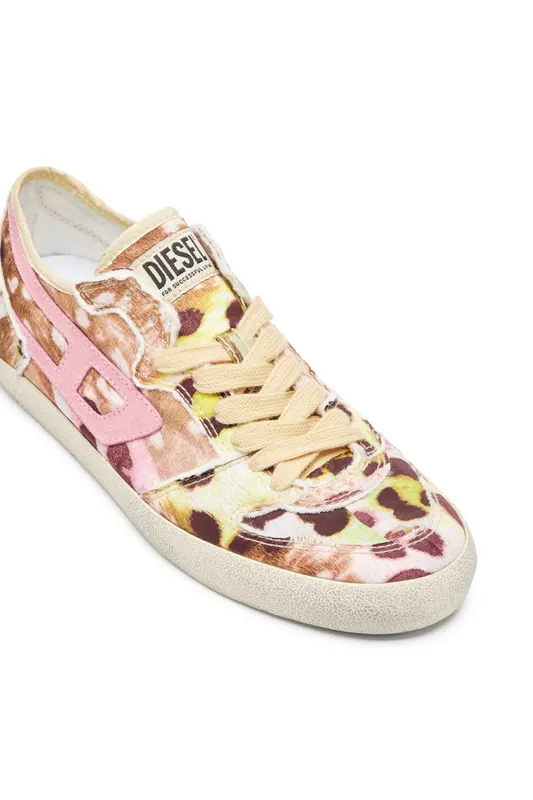 Diesel S-leroji D-1 Low W (Y03487P8117HA683 https://nl.diesel.com/en/sneakers/s-leroji-d-1-low-w-multicolor/Y03487P8117HA683.htm)