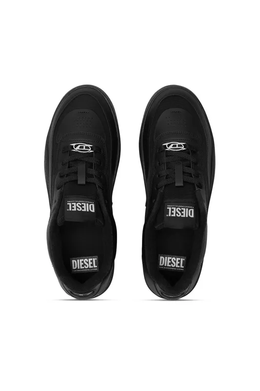 Diesel S-oval Skate Low (Y03511P8123T8013 https://nl.diesel.com/en/sneakers/s-oval-skate-low-black/Y03511P8123T8013.htm)