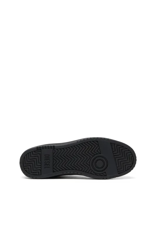 Diesel S-oval Skate Low (Y03511P8123T8013 https://nl.diesel.com/en/sneakers/s-oval-skate-low-black/Y03511P8123T8013.htm)