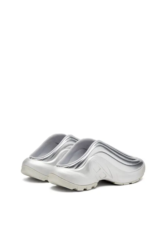 Diesel S-d-runner Mule X (Y03548P1660T9002 https://nl.diesel.com/en/sneakers/s-d-runner-mule-x-silver/Y03548P1660T9002.htm)