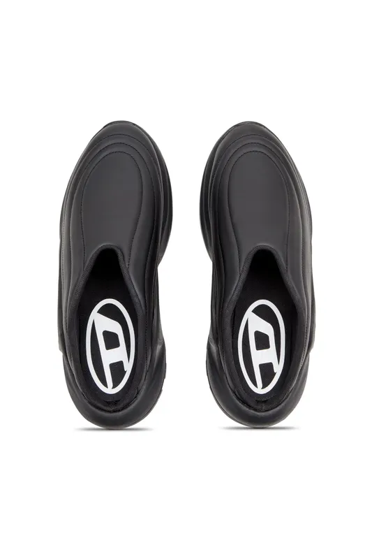 Diesel S-d-runner Mule X (Y03548PR003T8013 https://nl.diesel.com/en/sneakers/s-d-runner-mule-x-black/Y03548PR003T8013.htm)