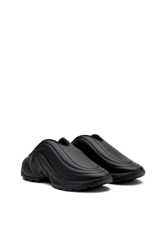 Diesel S-d-runner Mule X (Y03548PR003T8013 https://nl.diesel.com/en/sneakers/s-d-runner-mule-x-black/Y03548PR003T8013.htm)