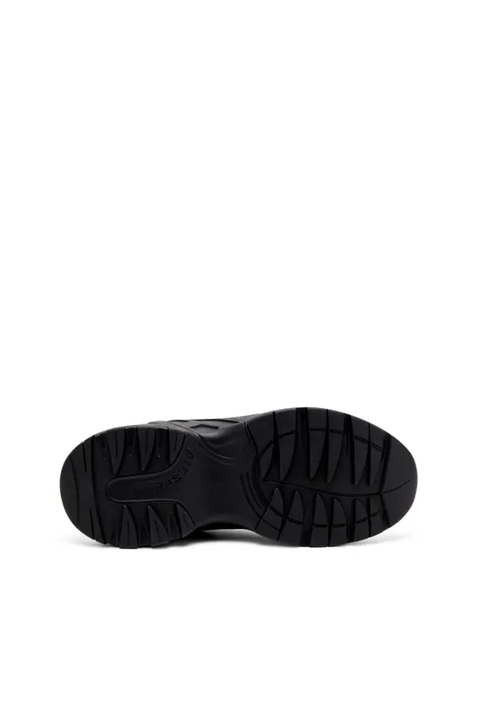 Diesel S-d-runner Mule X (Y03548PR003T8013 https://nl.diesel.com/en/sneakers/s-d-runner-mule-x-black/Y03548PR003T8013.htm)