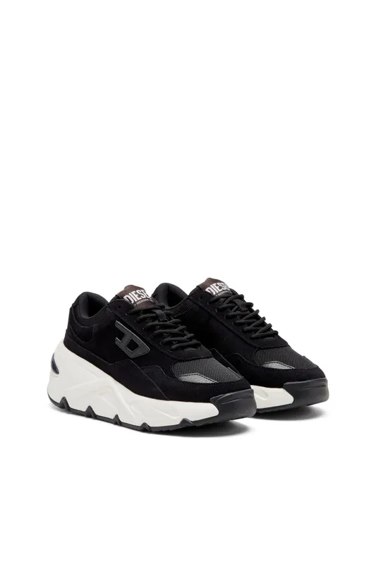 Diesel S-savannah W (Y03565P8107T8013 https://nl.diesel.com/en/sneakers/s-savannah-w-black/Y03565P8107T8013.htm)