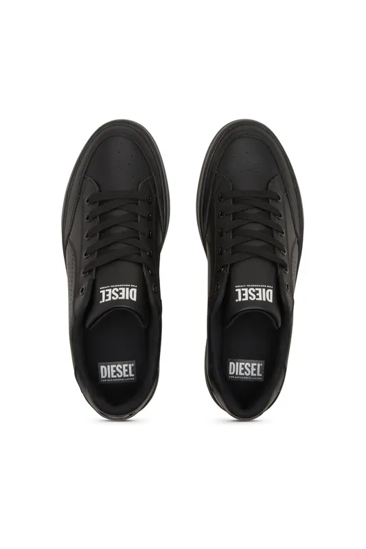 Diesel S-dakota Low (Y03595P0476T8013 https://nl.diesel.com/en/sneakers/s-dakota-low-black/Y03595P0476T8013.htm)