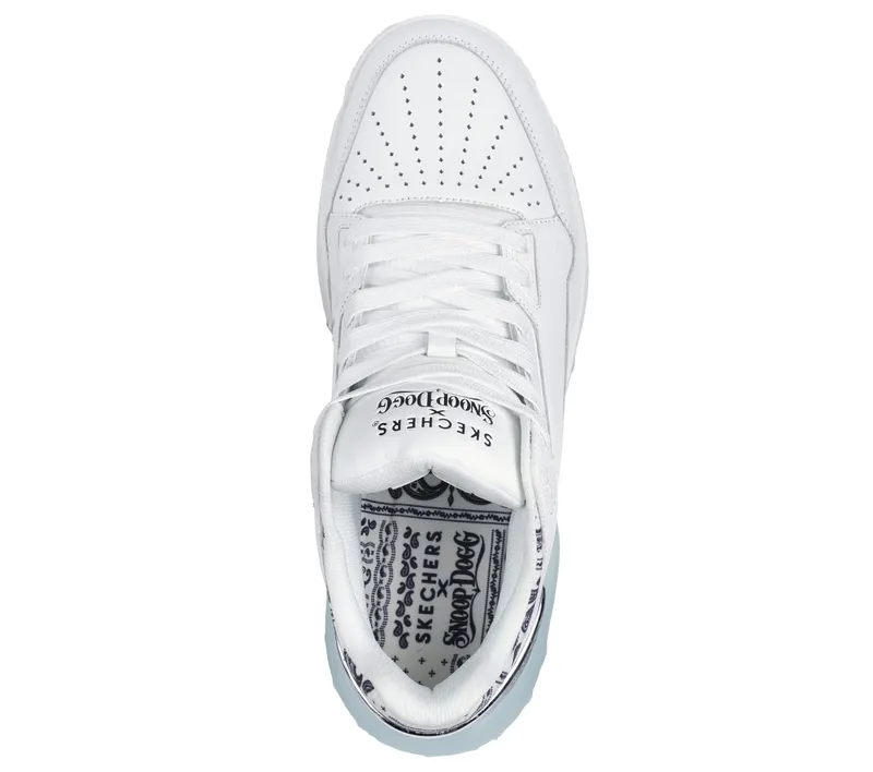 Skechers Snoop Dogg: Sizzle – Buckets OG – Wit (251180-WHT)