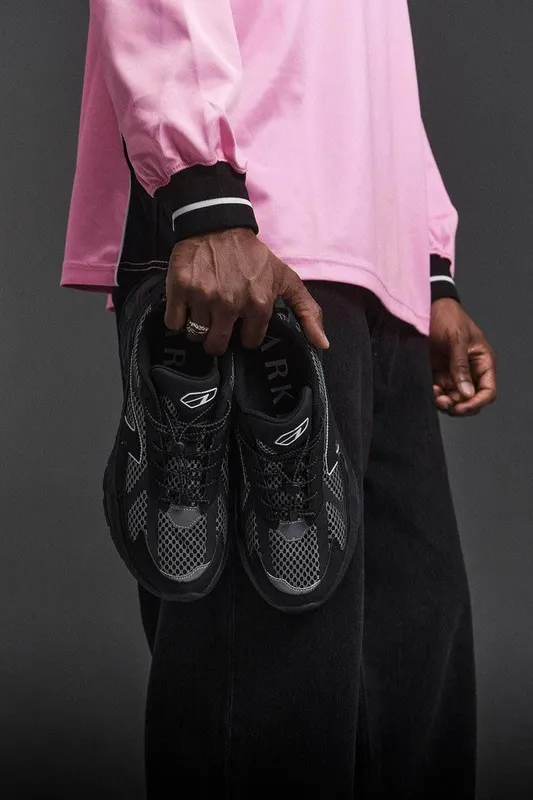 Arkk Forma Runner “Black” (EL5950-0099-W)