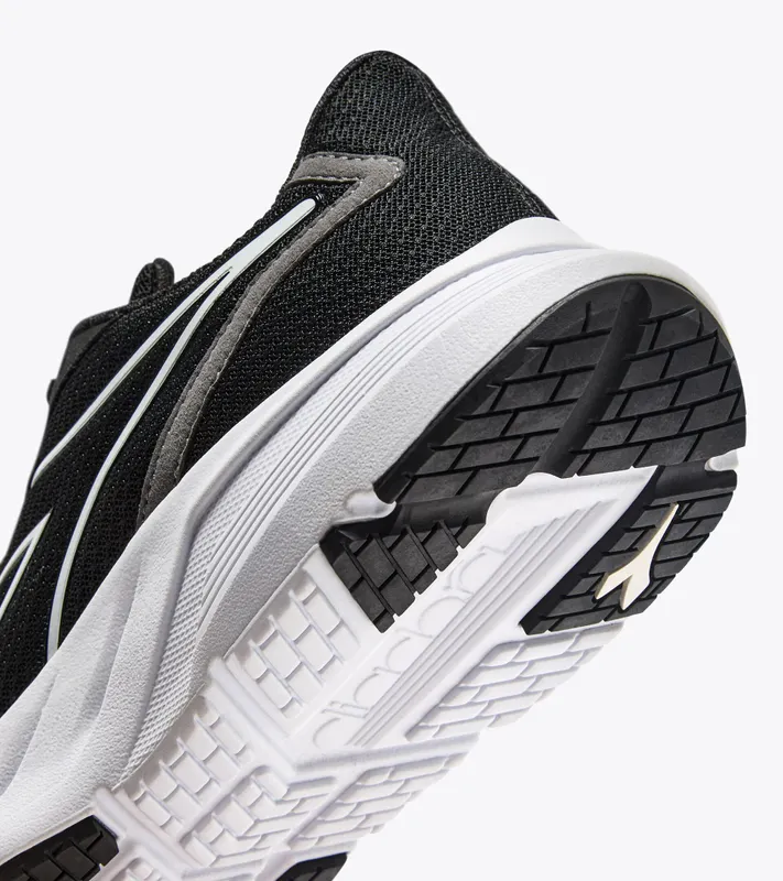Diadora Passo 4 Black / White (c7406) (101.180670_C7406)