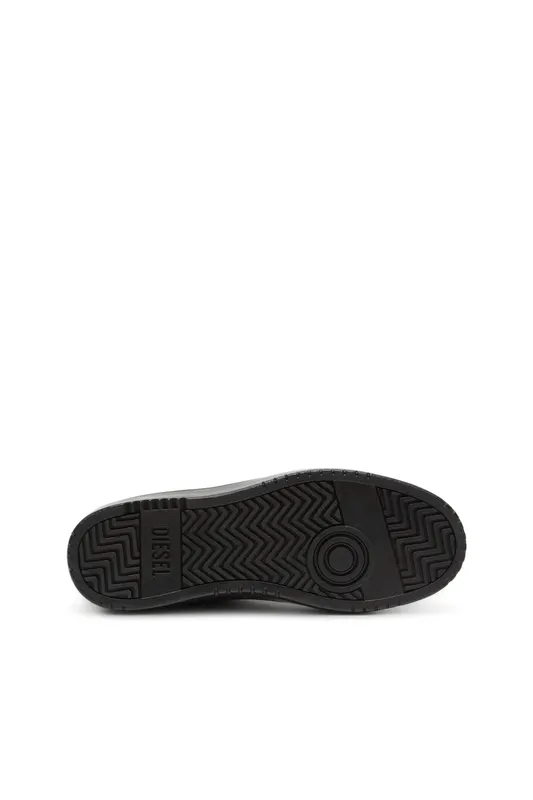 Diesel S-tracker-d Low (Y03608P8124T8013 https://nl.diesel.com/en/sneakers/s-tracker-d-low-black/Y03608P8124T8013.htm)