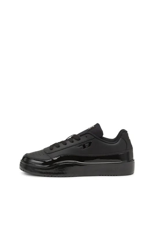 Diesel S-tracker-d Low (Y03608P8124T8013 https://nl.diesel.com/en/sneakers/s-tracker-d-low-black/Y03608P8124T8013.htm)