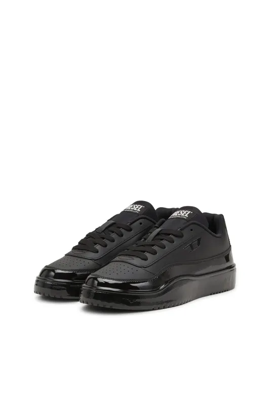 Diesel S-tracker-d Low (Y03608P8124T8013 https://nl.diesel.com/en/sneakers/s-tracker-d-low-black/Y03608P8124T8013.htm)
