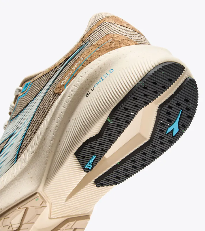Diadora Mythos Blushield Volo 5 W 2030 Beige / Whisper White (101.181490_D0351)