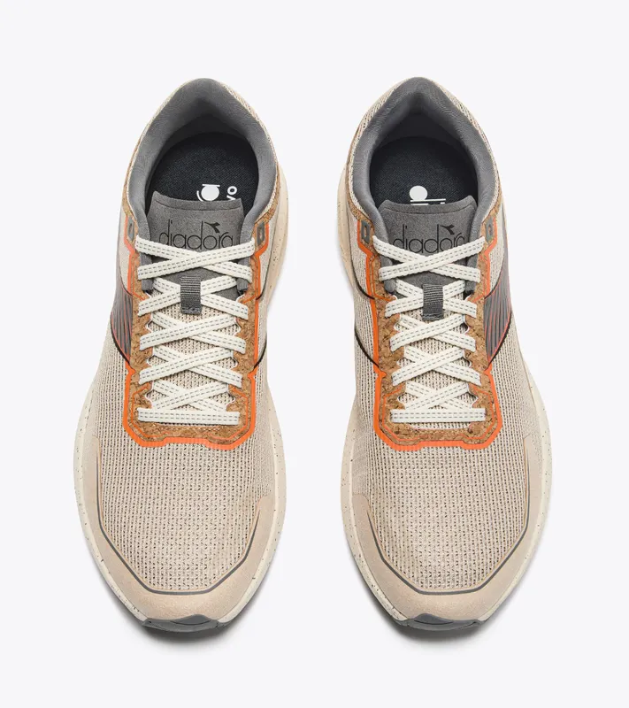Diadora Mythos Blushield Volo 5 2030 Beige / Steel Gray (101.181491_D1275)