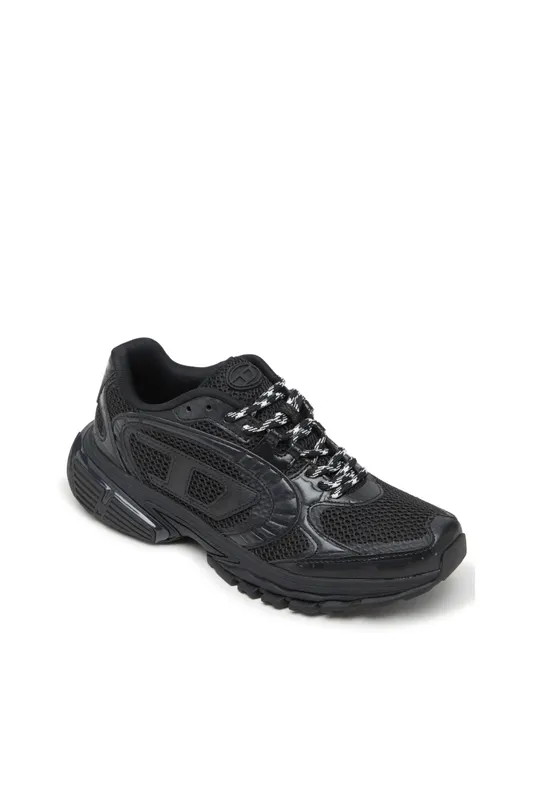Diesel S-pro-v-dense Low W (Y03594P8136T8013 https://nl.diesel.com/en/shoes/s-pro-v-dense-low-w-black/Y03594P8136T8013.htm)