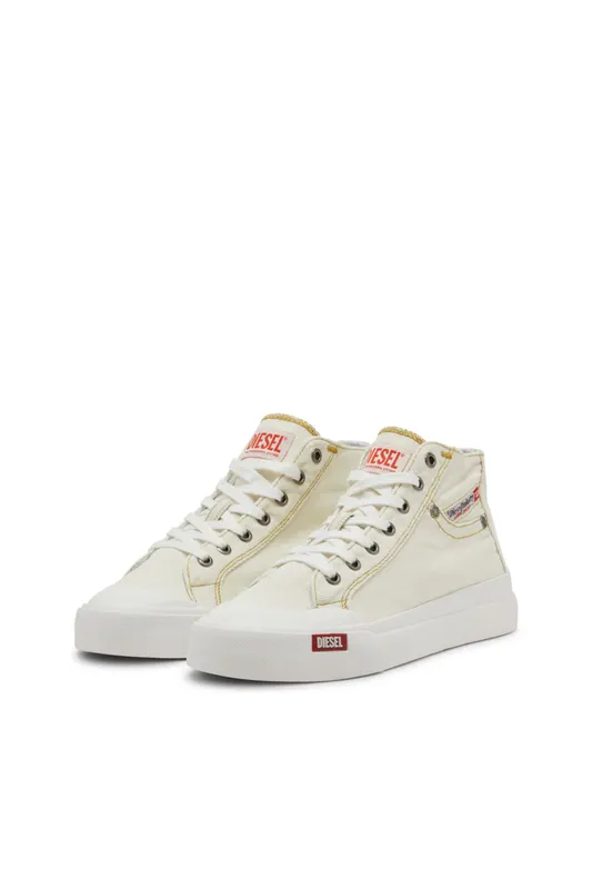 Diesel S-athos Nmd W (Y03611P8112T1002 https://nl.diesel.com/en/shoes/s-athos-nmd-w-white/Y03611P8112T1002.htm)
