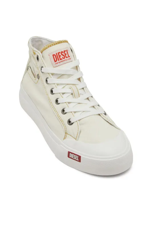 Diesel S-athos Nmd W (Y03611P8112T1002 https://nl.diesel.com/en/shoes/s-athos-nmd-w-white/Y03611P8112T1002.htm)