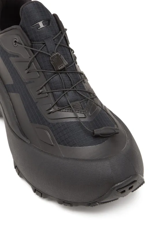Diesel D-cage Runner (Y03444P6918T8013 https://nl.diesel.com/en/shoes/d-cage-runner-black/Y03444P6918T8013.htm)