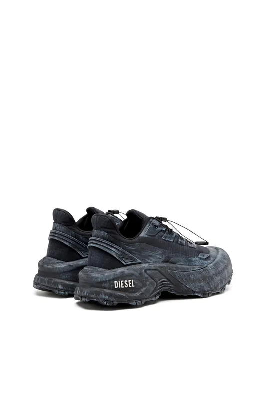 Diesel D-cage Runner (Y03444P8140T8013 https://nl.diesel.com/en/shoes/d-cage-runner-black/Y03444P8140T8013.htm)