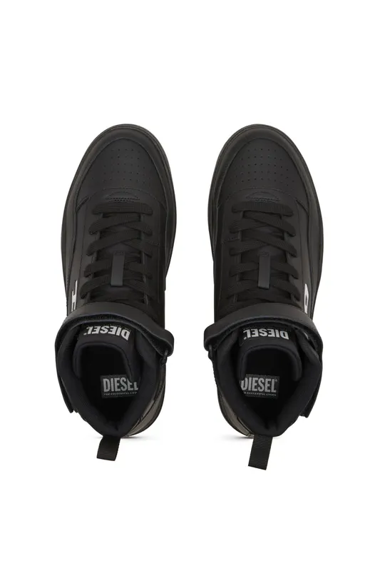 Diesel S-tracker-d Mid (Y03600P5576T8013 https://nl.diesel.com/en/shoes/s-tracker-d-mid-black/Y03600P5576T8013.htm)