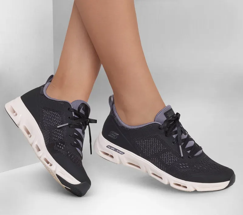 Skechers Glide-Step Gratify – Lume – Zwart / Natuurlijk (104607-BKNT)