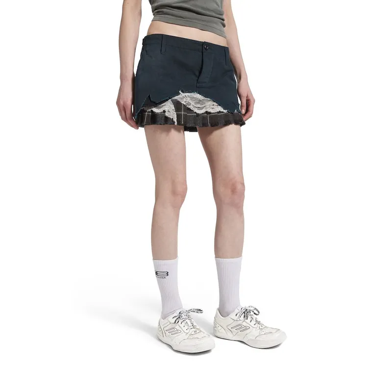 Balenciaga Women’s Hamptons Medium Worn-out Sneaker In White White (841763WCURS9000)