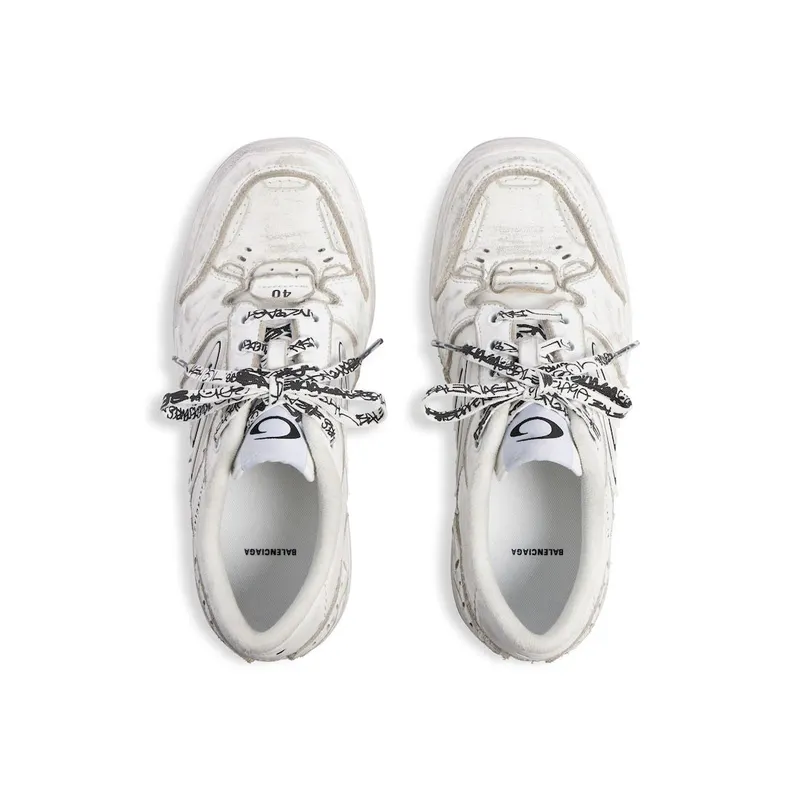 Balenciaga Women’s Hamptons Medium Worn-out Sneaker In White White (841763WCURS9000)