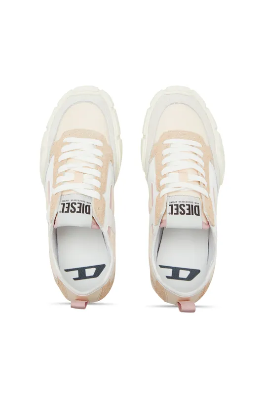 Diesel S-pagodha Low W (Y03687P8404HA899 https://nl.diesel.com/en/sneakers/s-pagodha-low-w-beige/Y03687P8404HA899.htm)
