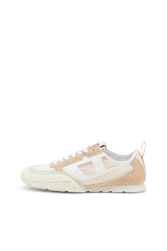 Diesel S-pagodha Low W (Y03687P8404HA899 https://nl.diesel.com/en/sneakers/s-pagodha-low-w-beige/Y03687P8404HA899.htm)