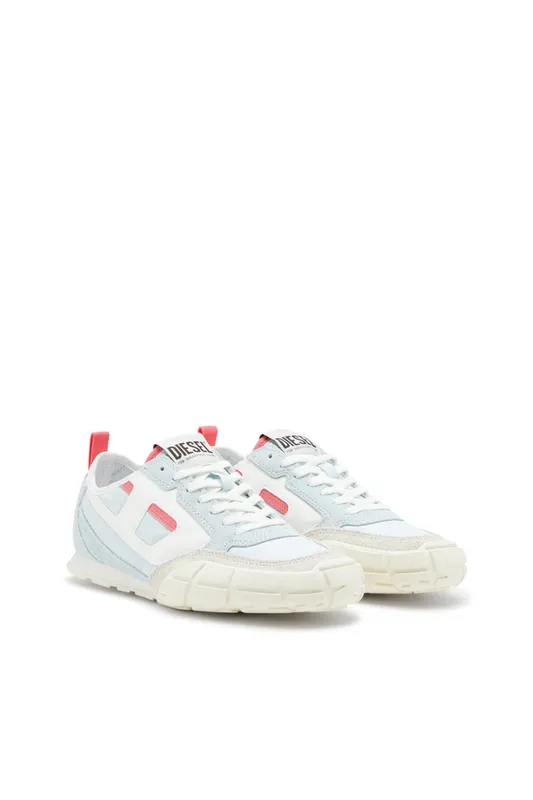 Diesel S-pagodha Low W (Y03687P8404HA933 https://nl.diesel.com/en/sneakers/s-pagodha-low-w-blue/Y03687P8404HA933.htm)
