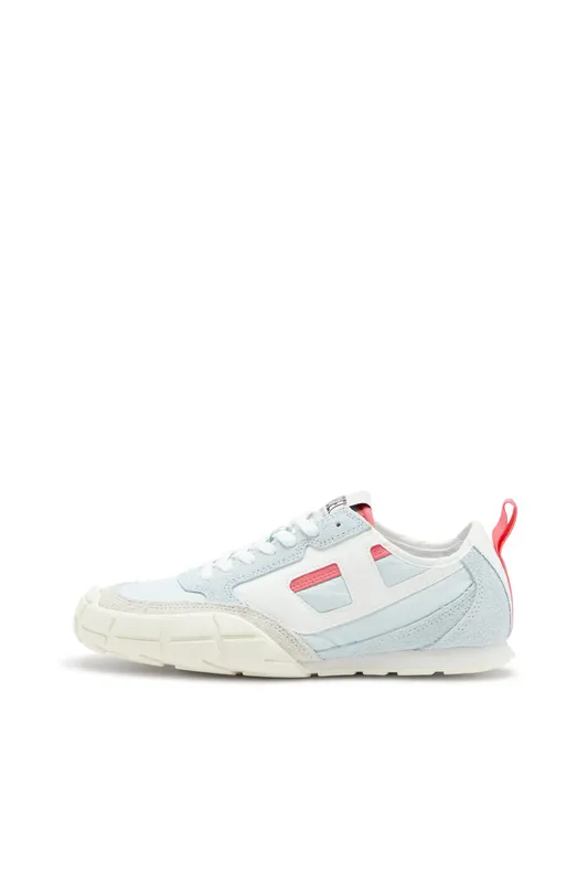 Diesel S-pagodha Low W (Y03687P8404HA933 https://nl.diesel.com/en/sneakers/s-pagodha-low-w-blue/Y03687P8404HA933.htm)