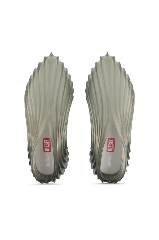 Diesel Melissa Quantum Sneakers X (P01607PS916H7589 https://nl.diesel.com/en/sneakers/melissa-quantum-sneakers-x-grey/P01607PS916H7589.htm)