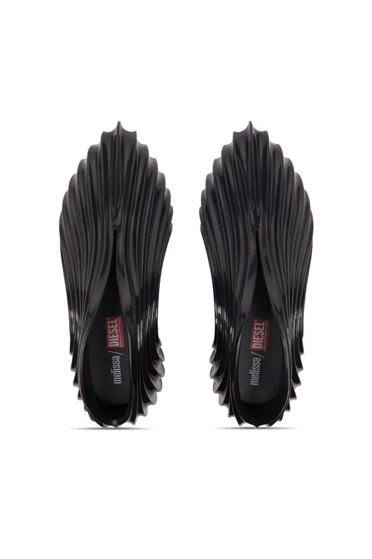 Diesel Melissa Quantum Sneakers X (P01607PS916T8246 https://nl.diesel.com/en/sneakers/melissa-quantum-sneakers-x-black/P01607PS916T8246.htm)