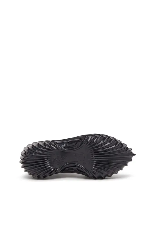 Diesel Melissa Quantum Sneakers X (P01607PS916T8246 https://nl.diesel.com/en/sneakers/melissa-quantum-sneakers-x-black/P01607PS916T8246.htm)