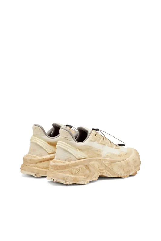 Diesel D-cage Runner (Y03444P8140HA662 https://nl.diesel.com/en/sneakers/d-cage-runner-beige/Y03444P8140HA662.htm)