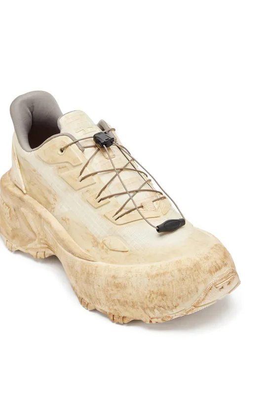 Diesel D-cage Runner (Y03444P8140HA662 https://nl.diesel.com/en/sneakers/d-cage-runner-beige/Y03444P8140HA662.htm)