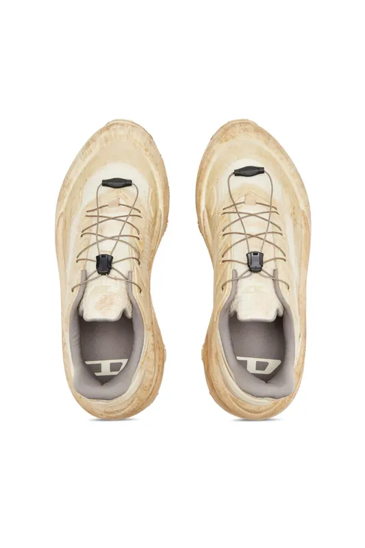 Diesel D-cage Runner (Y03444P8140HA662 https://nl.diesel.com/en/sneakers/d-cage-runner-beige/Y03444P8140HA662.htm)